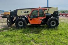 2017 JLG 1055