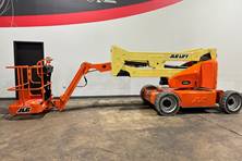 2014 JLG E450AJ