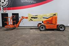 2013 JLG E450AJ