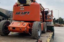 2013 JLG E450AJ