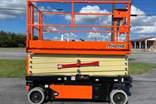 2023 JLG R4045