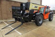 2023 JLG 1055