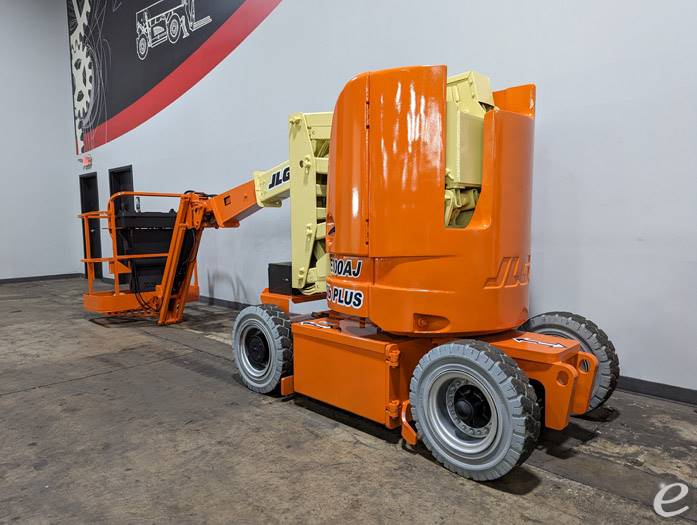 2013 JLG E300AJP