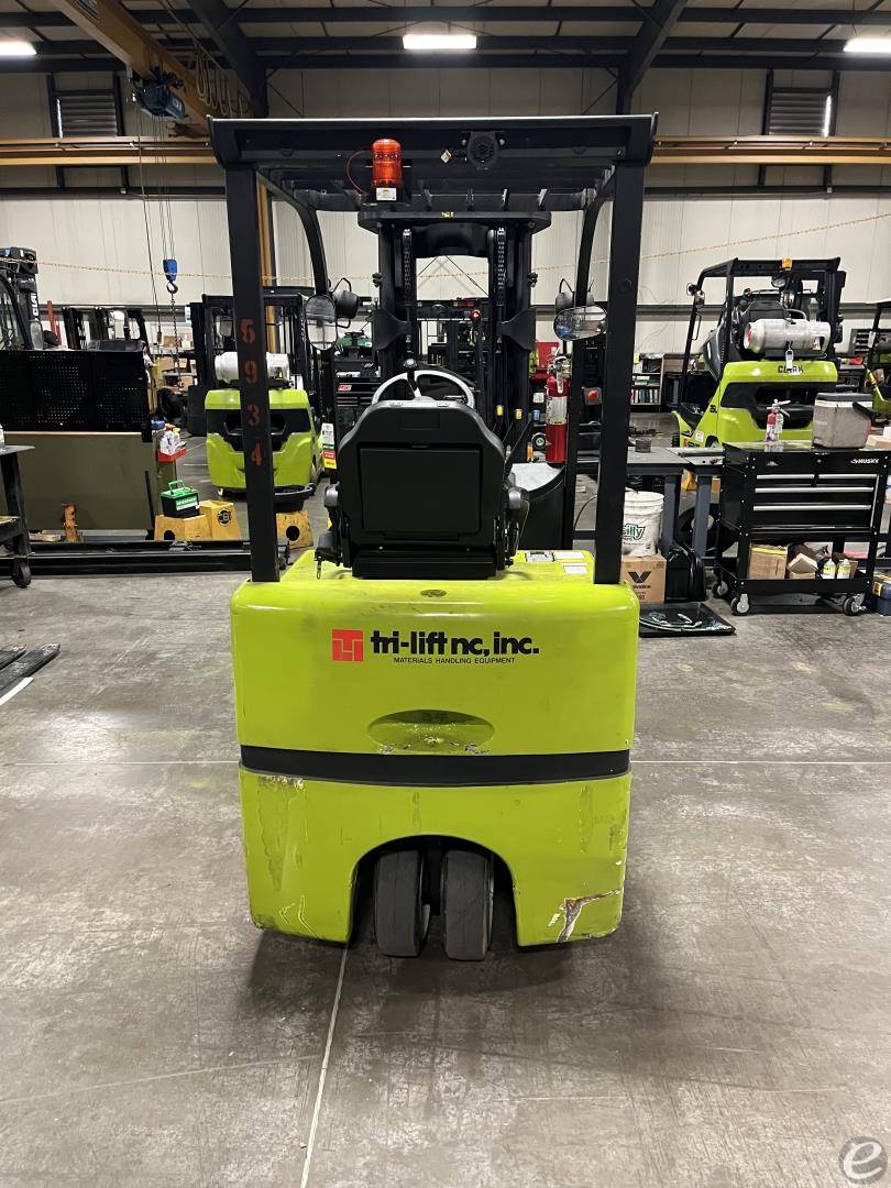 2020 Clark TMX25