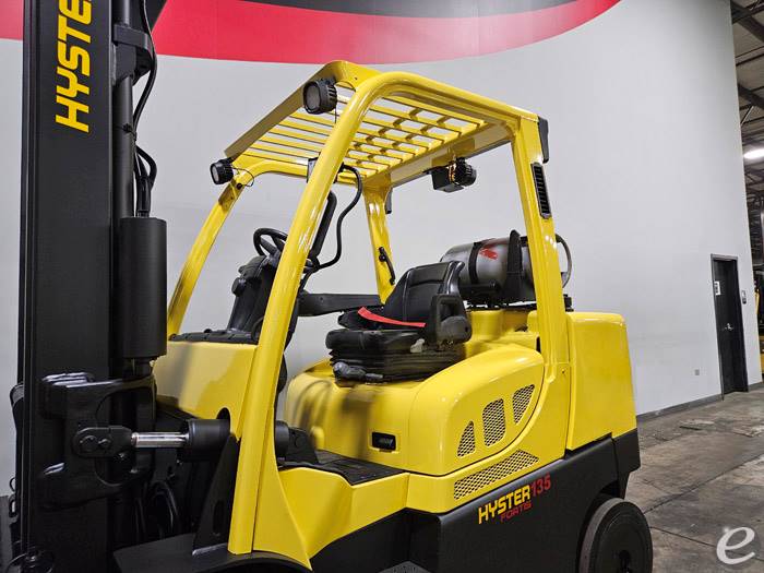 2017 Hyster S135FT