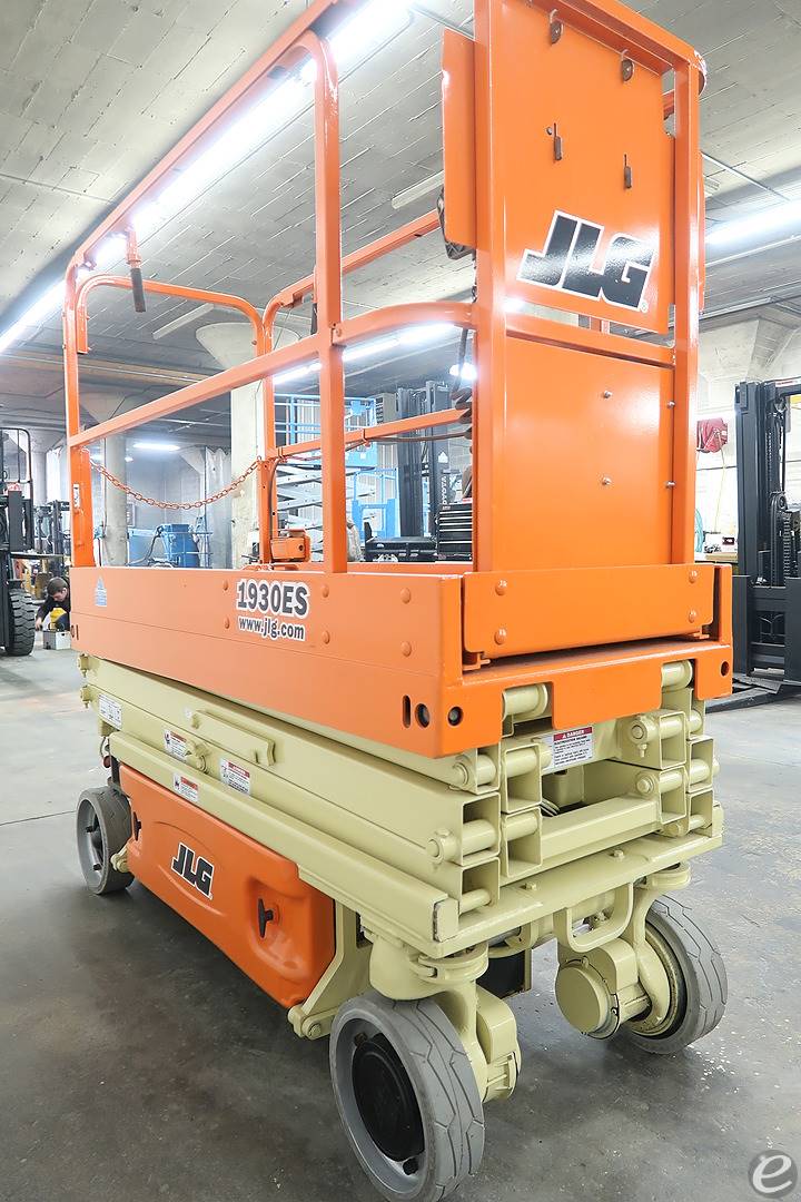 2009 JLG 1930ES