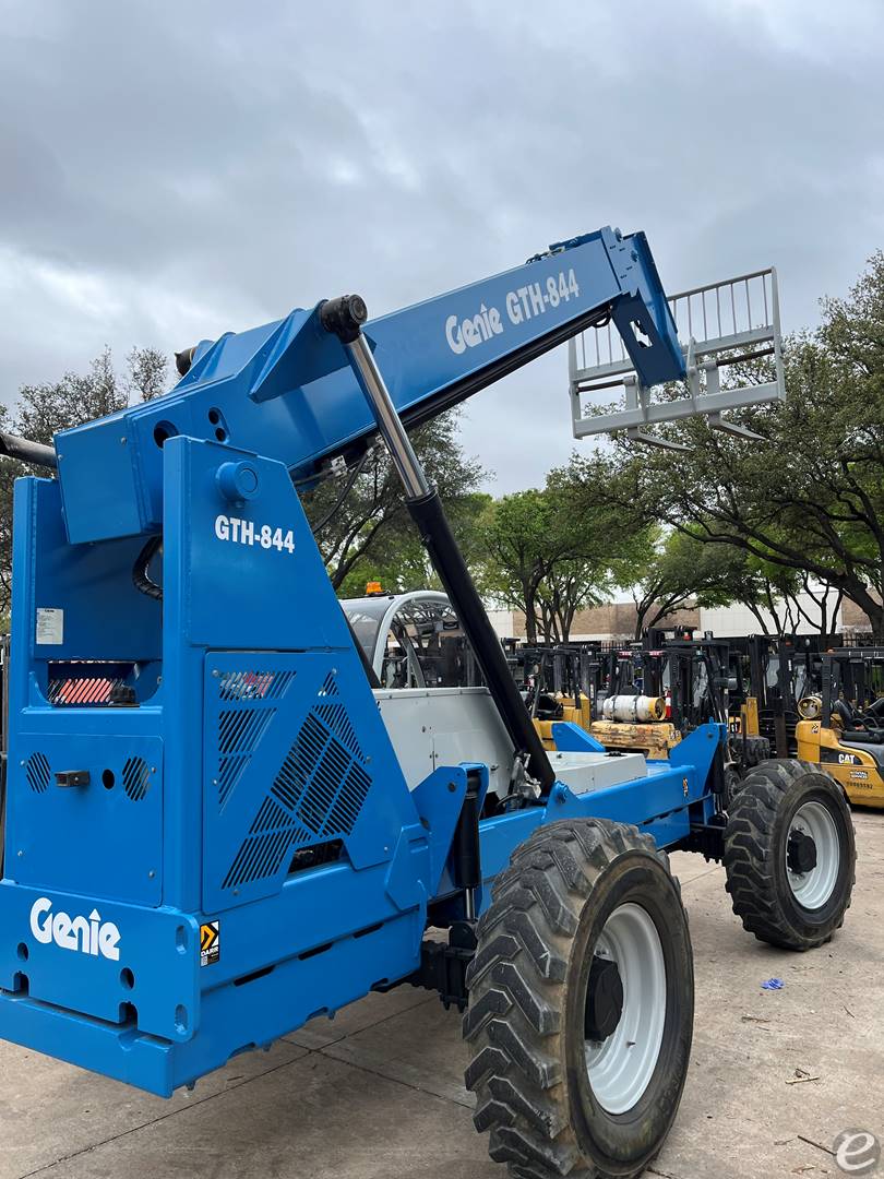 2012 Genie GTH844