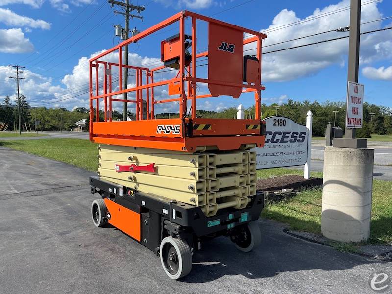 2023 JLG R4045