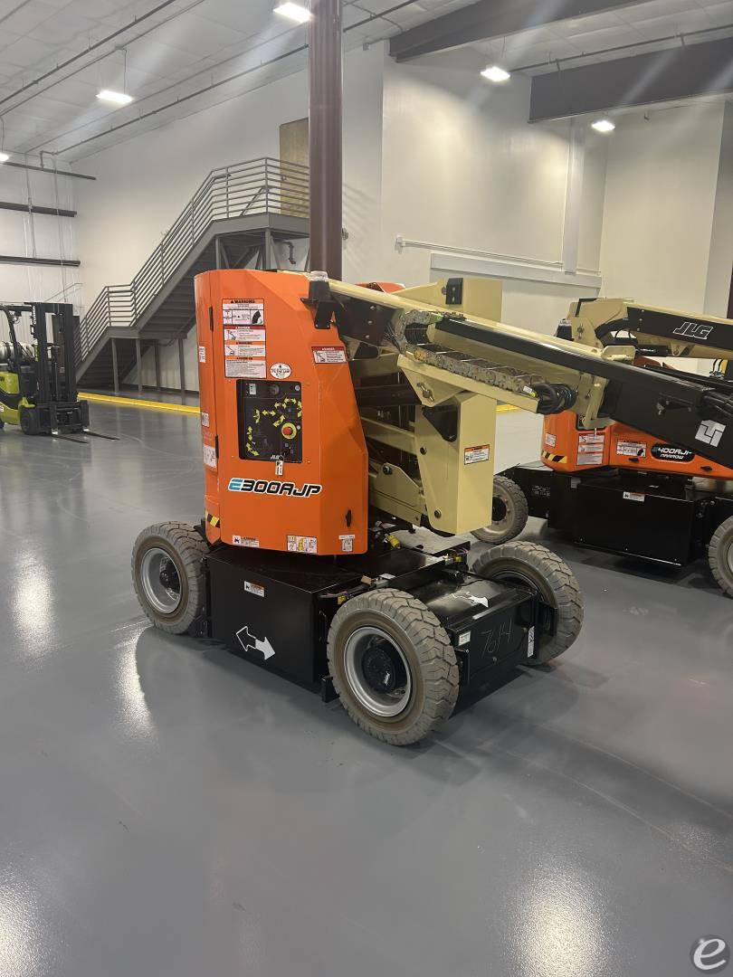 2025 JLG E300AJP