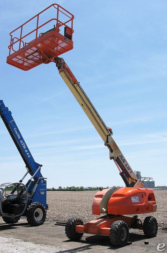 2004 JLG 400S