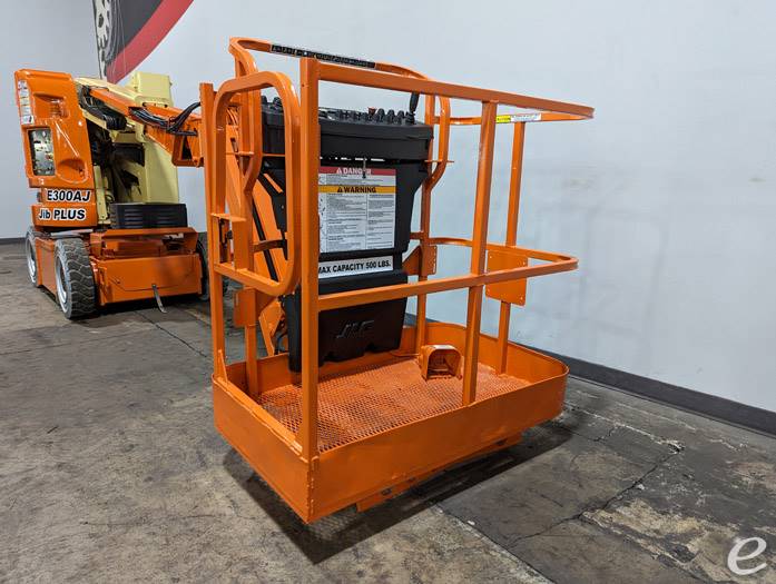 2013 JLG E300AJP