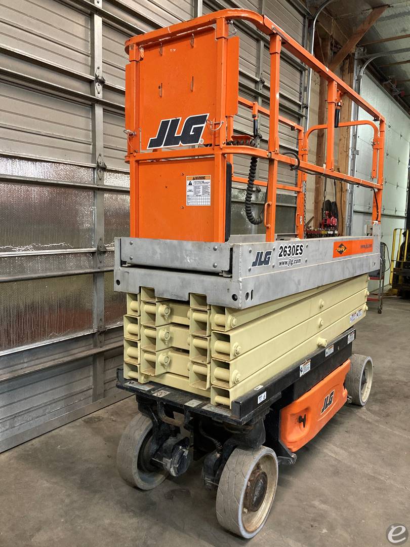 2011 JLG 2630ES