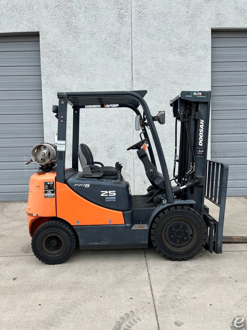 2016 Doosan G25E-5