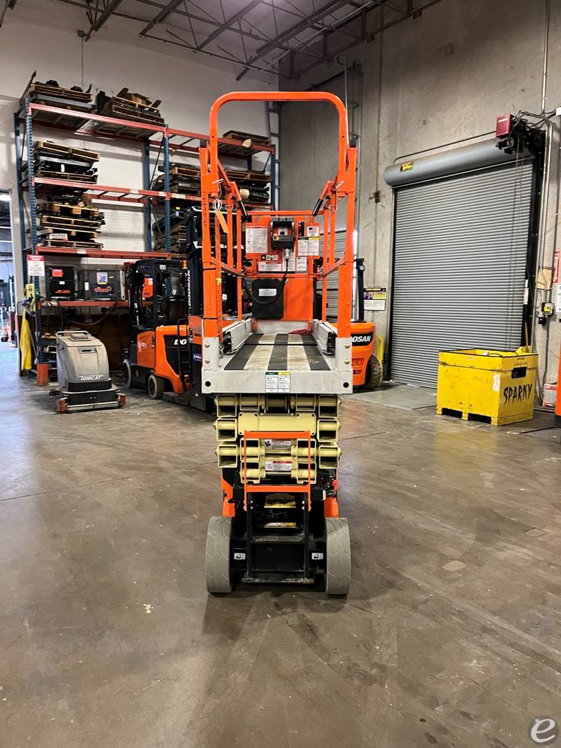 2013 JLG 2630ES