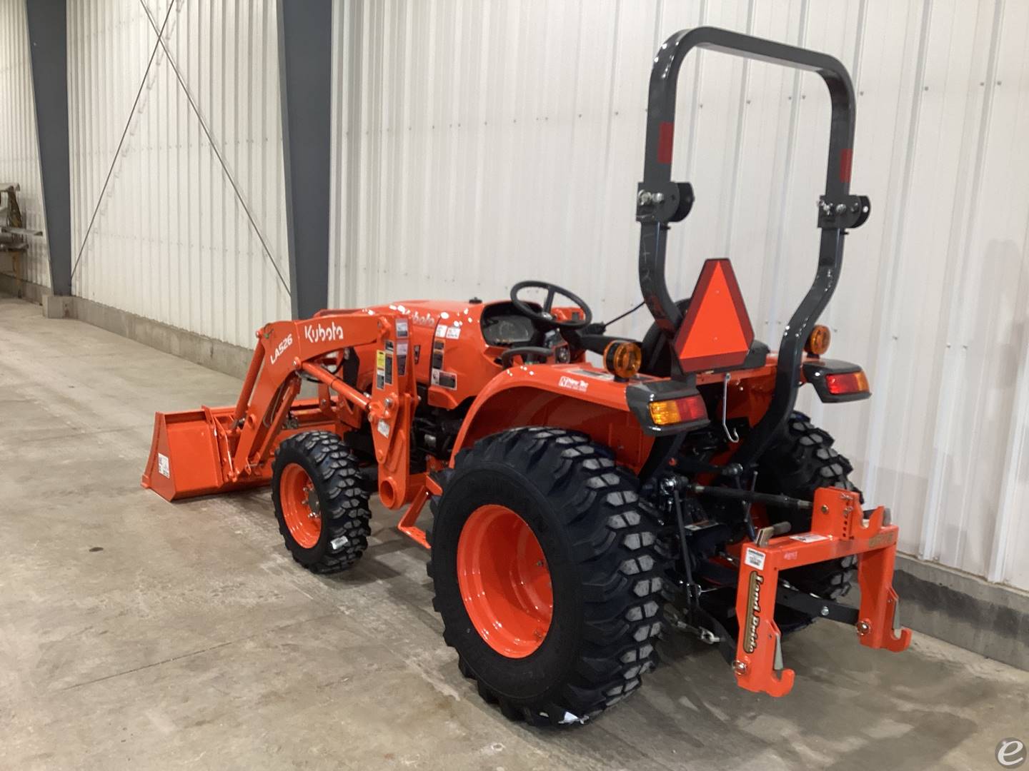 2023 Kubota L3302HST