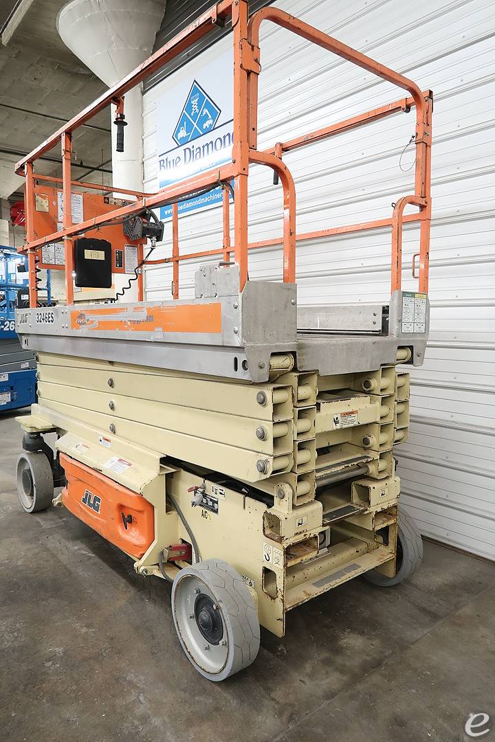 2008 JLG 3246ES