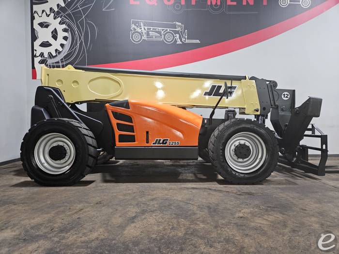 2016 JLG 1255