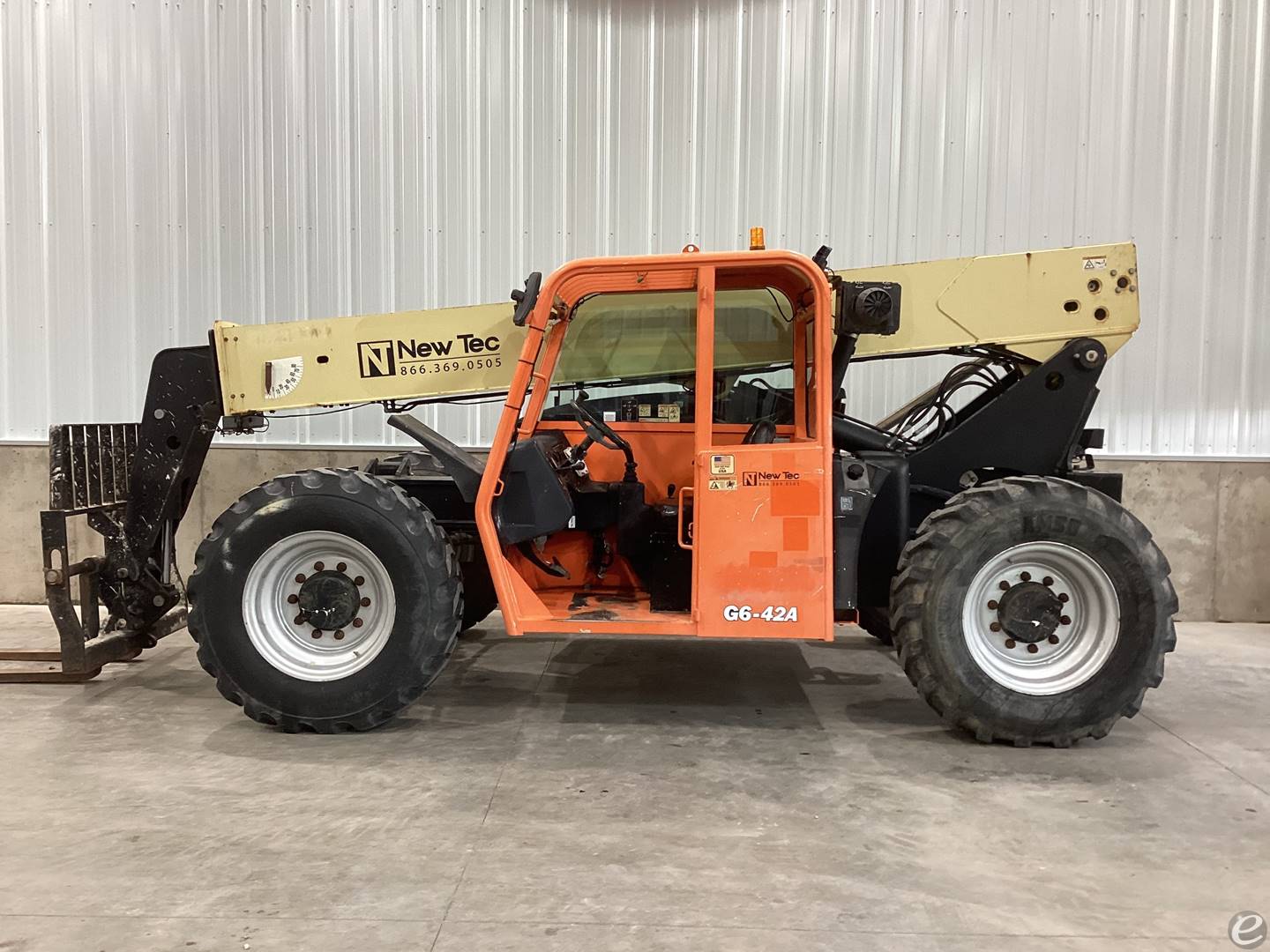 2014 JLG G6-42A