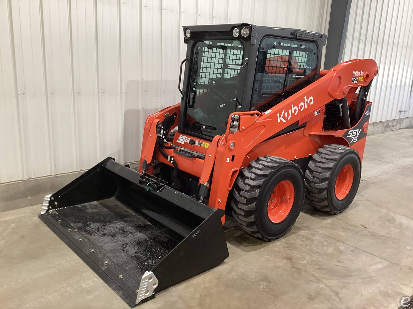 2024 Kubota SSV75HFRC