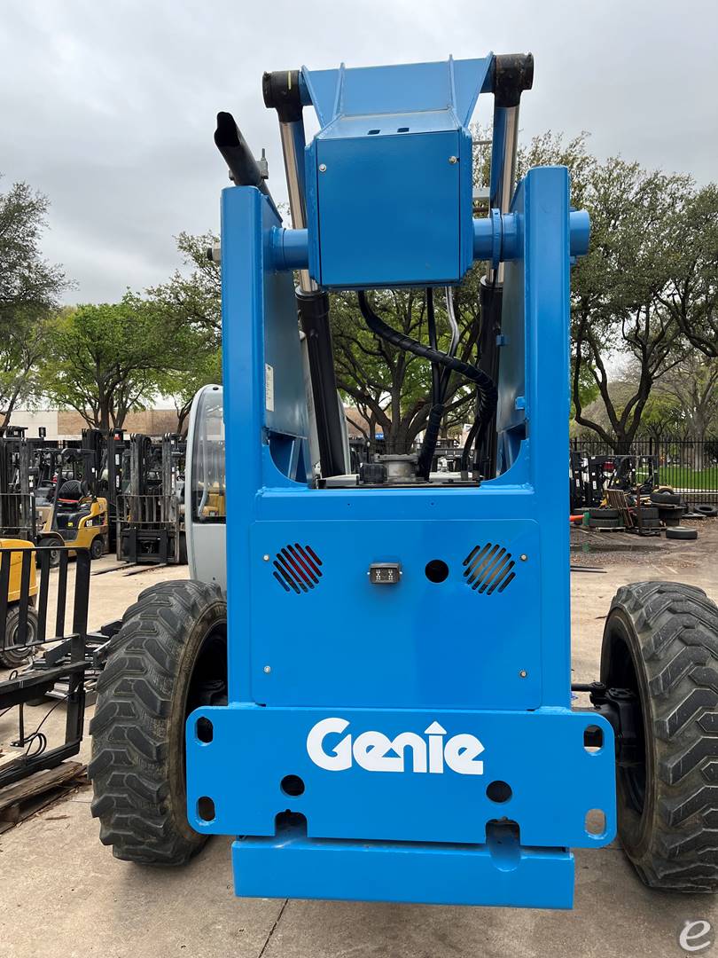 2012 Genie GTH844