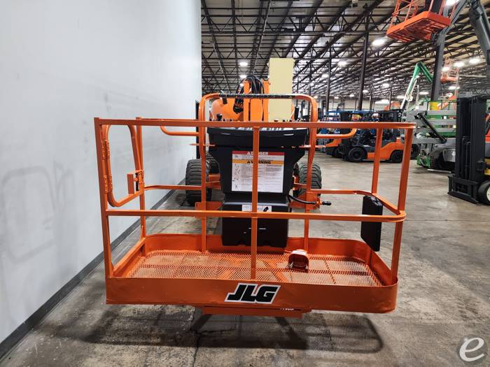 2013 JLG 450AJ