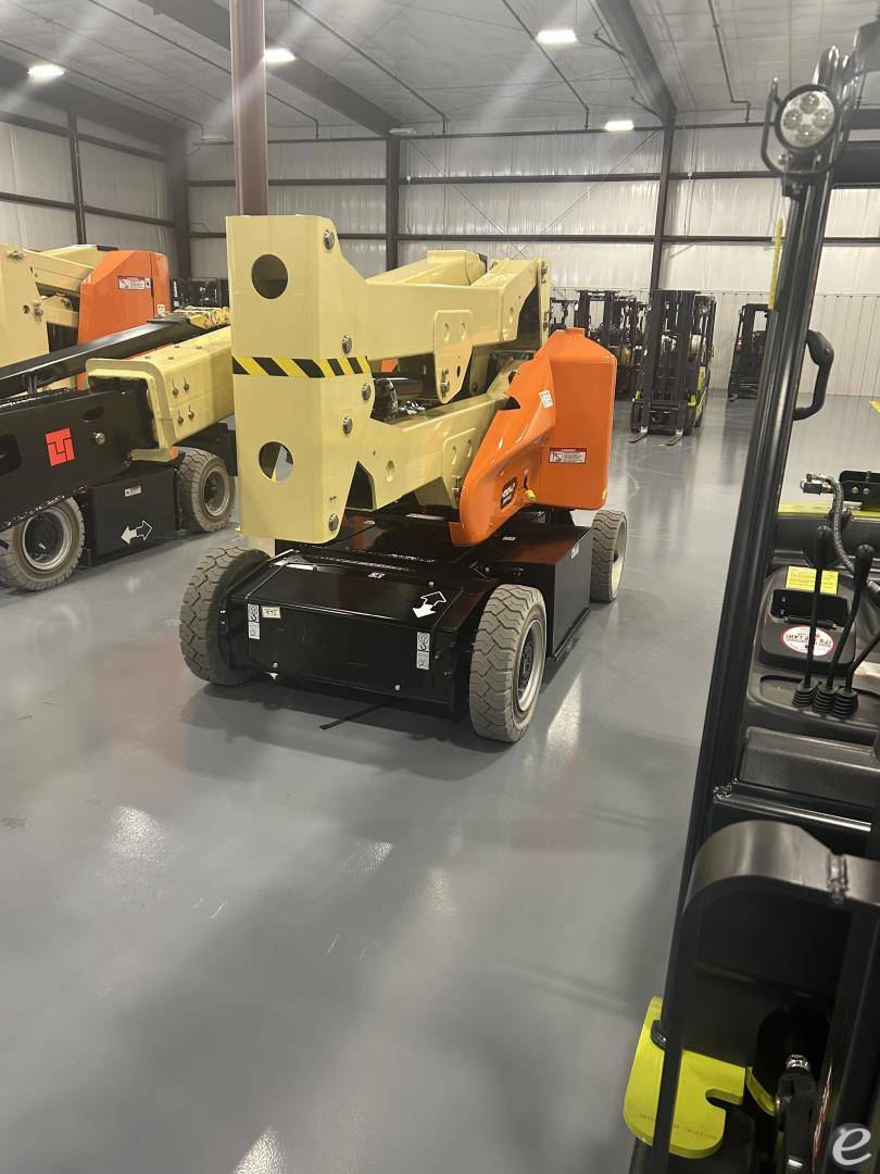 2025 JLG E400AJPN