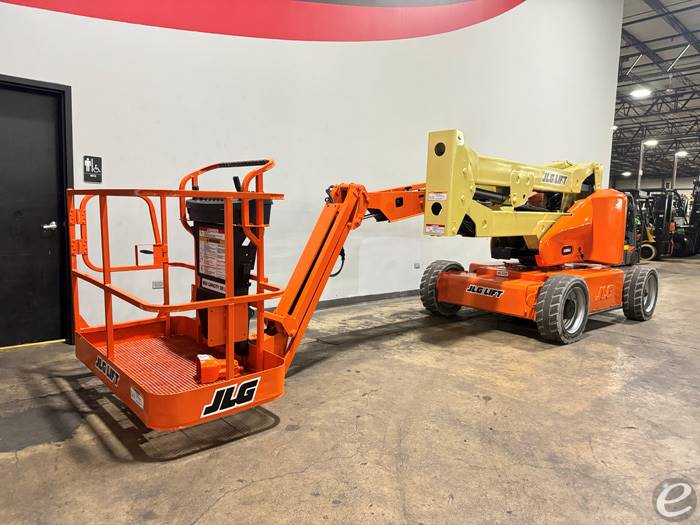 2014 JLG E450AJ