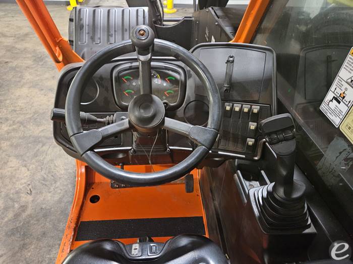 2016 JLG 1255