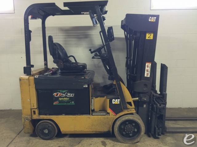 2011 Cat E6000