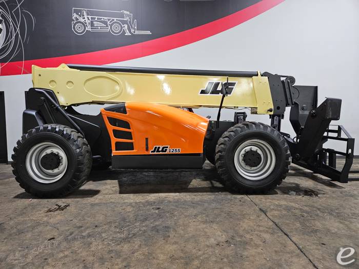 2015 JLG 1255