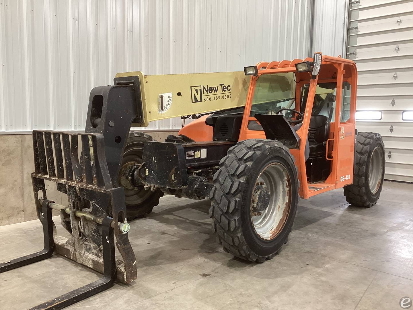 2014 JLG G6-42A