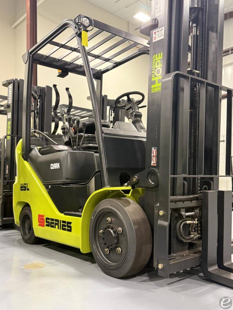 2025 Clark S25L