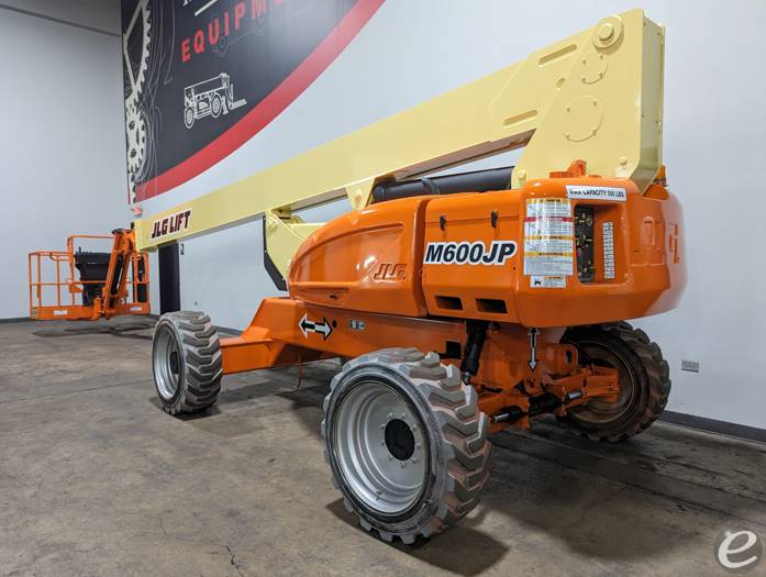 2011 JLG M600JP