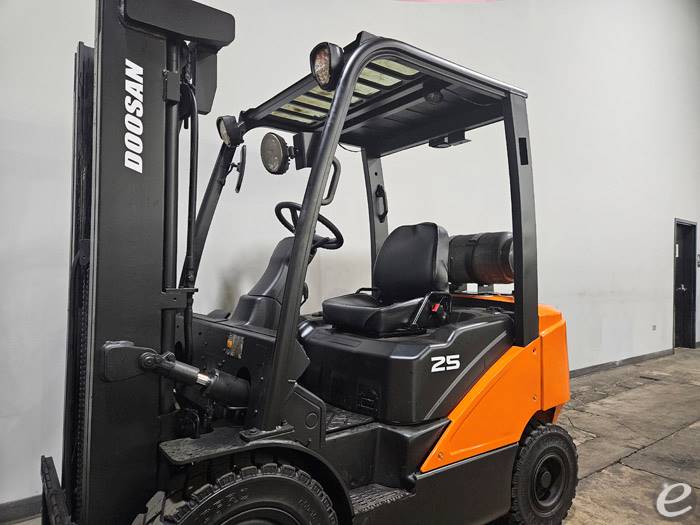 2017 Doosan G25N-7