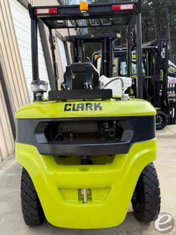 2025 Clark S40L