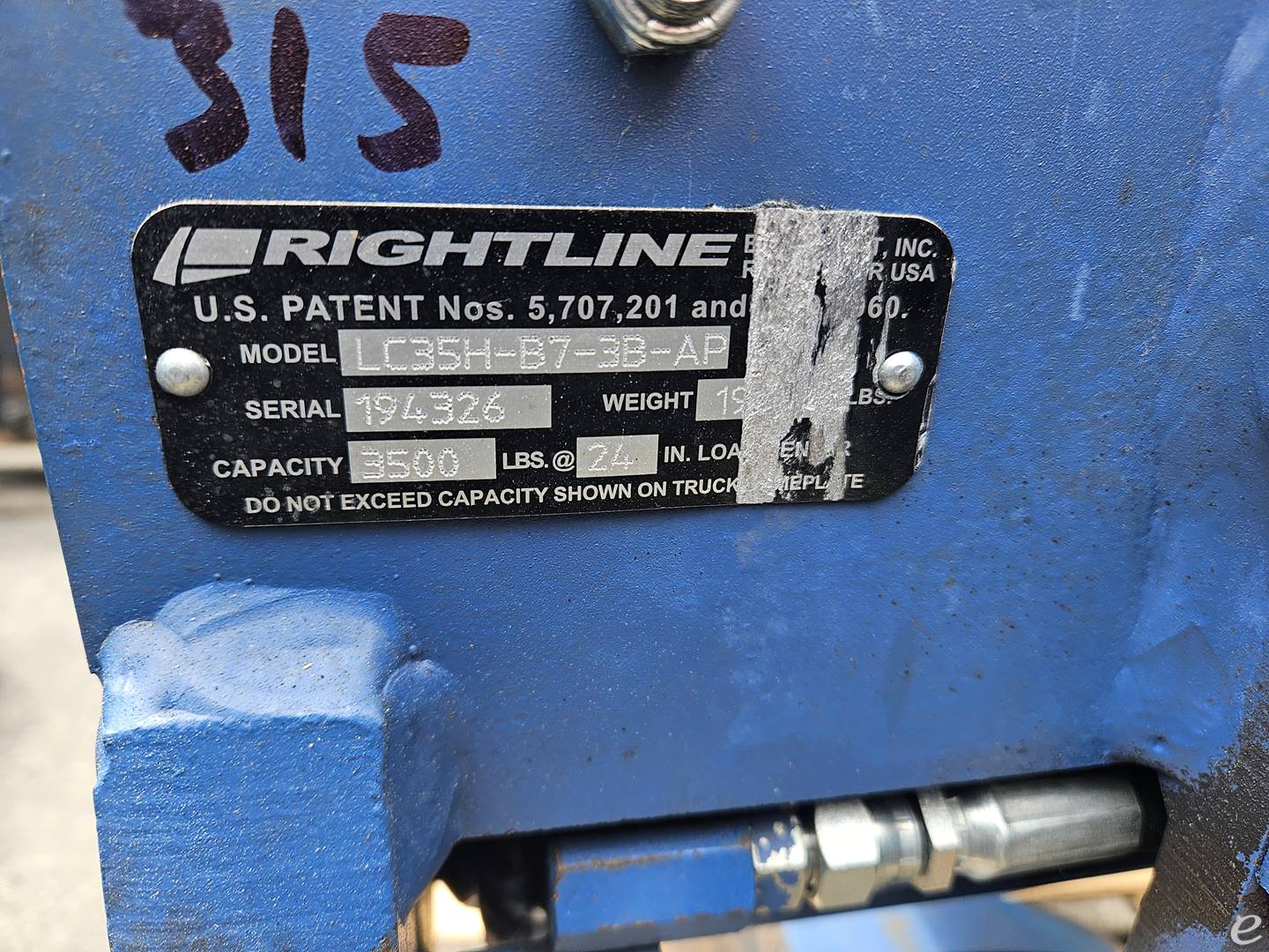 2019 Rightline LC35H-B7-3B-AP