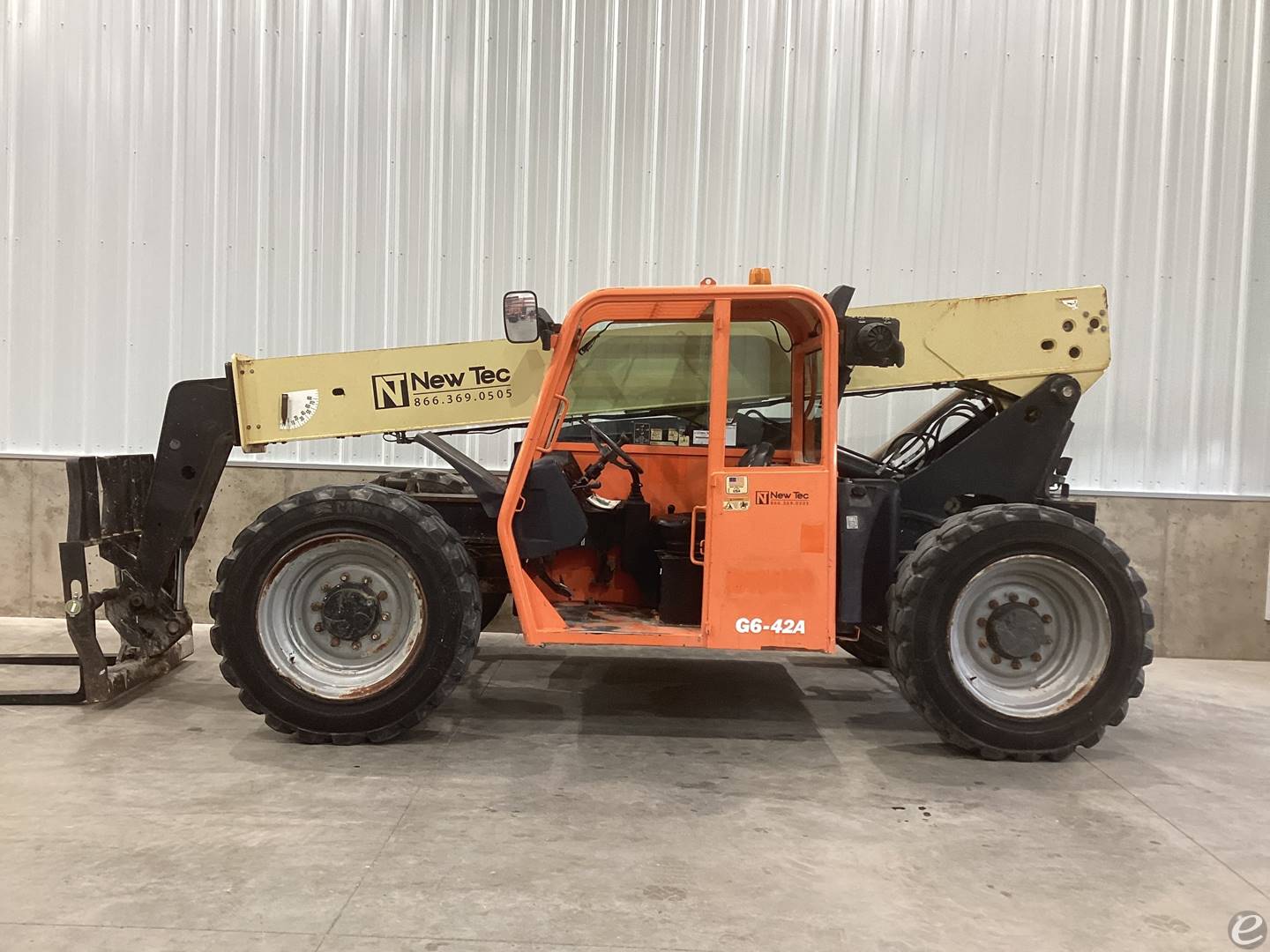 2014 JLG G6-42A