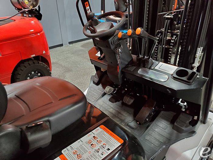 2024 Viper Lift Trucks FY30