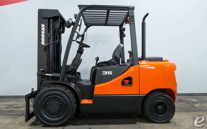 2017 Doosan D35S-7