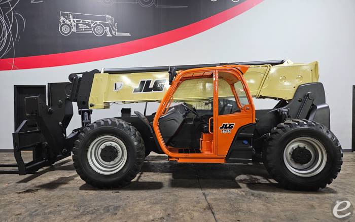 2015 JLG 1255