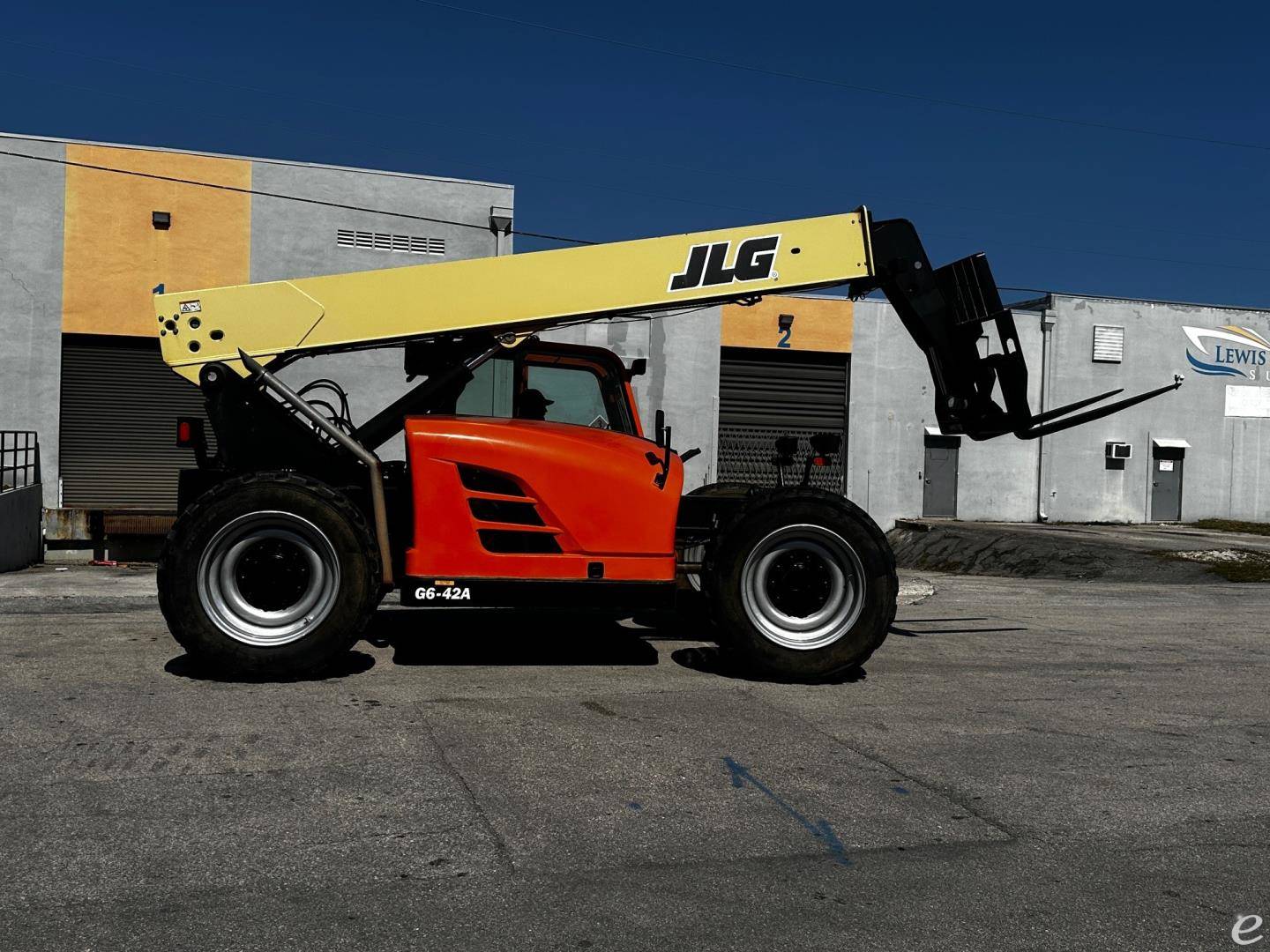 2014 JLG G6-42A
