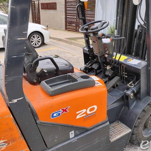 2010 Doosan D20G