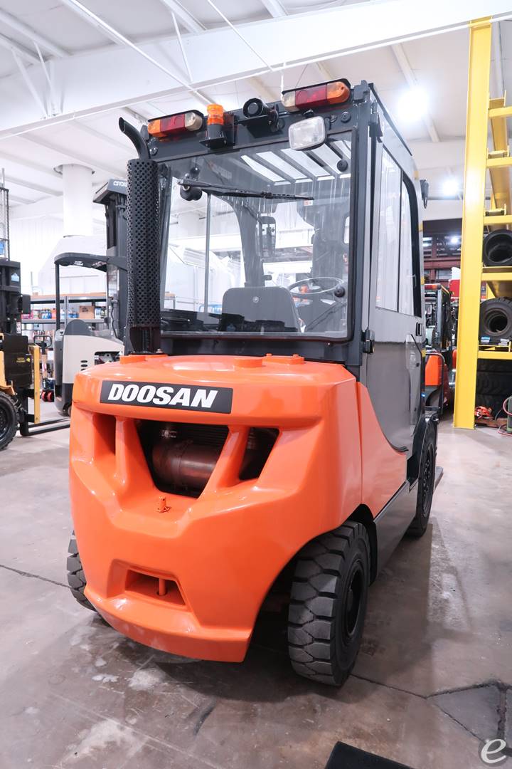 2015 Doosan D25S-7