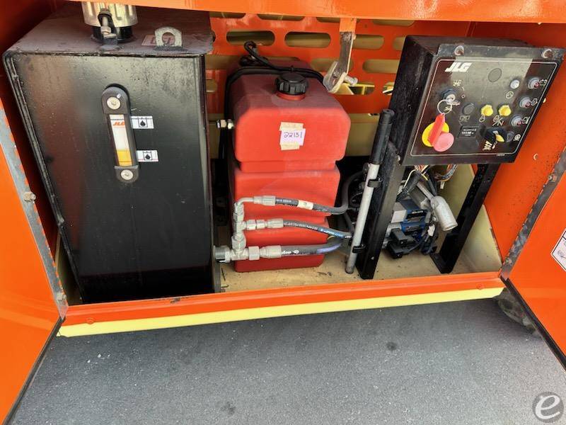 2015 JLG 260MRT