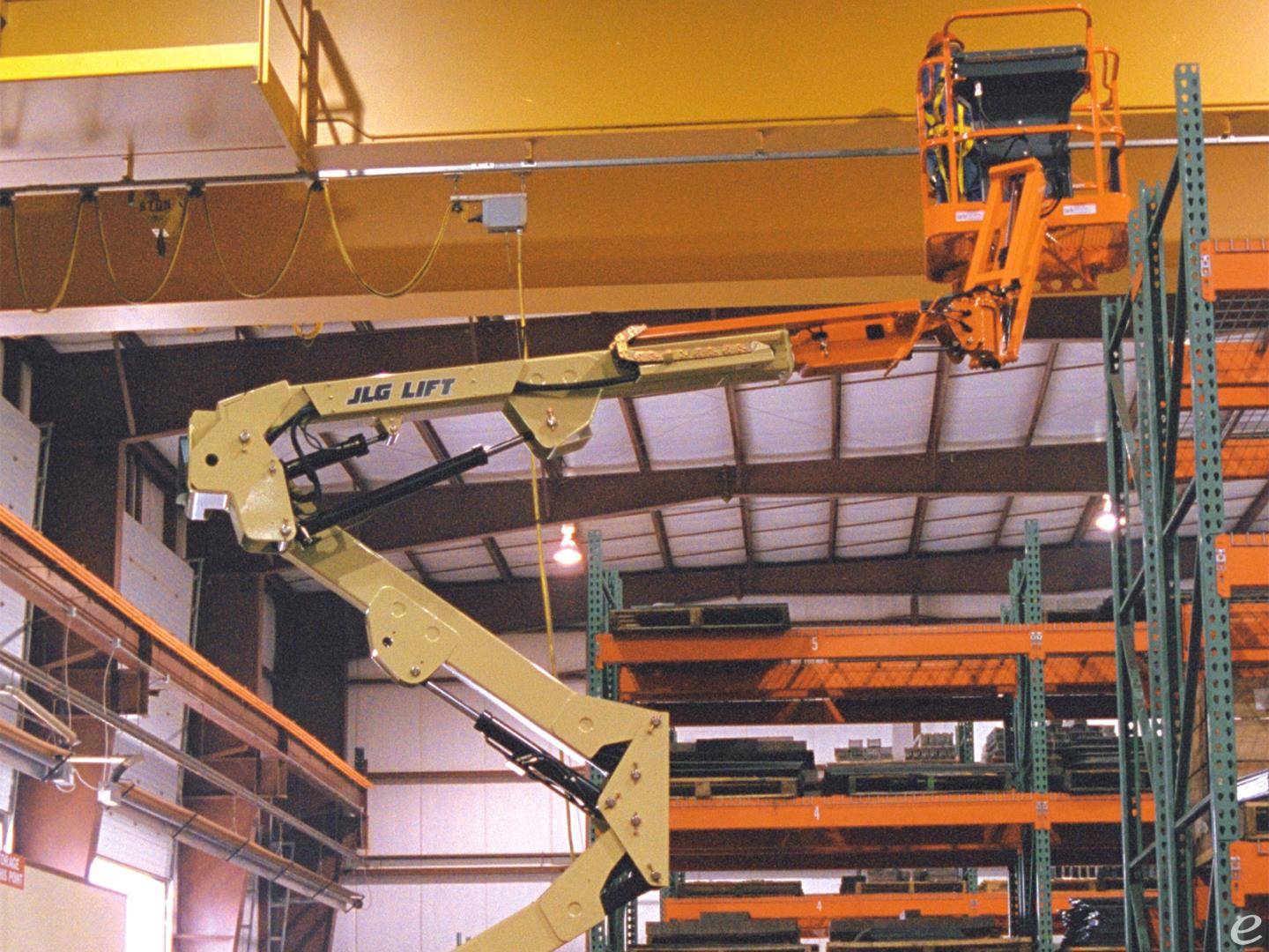 2025 JLG E400AJPN
