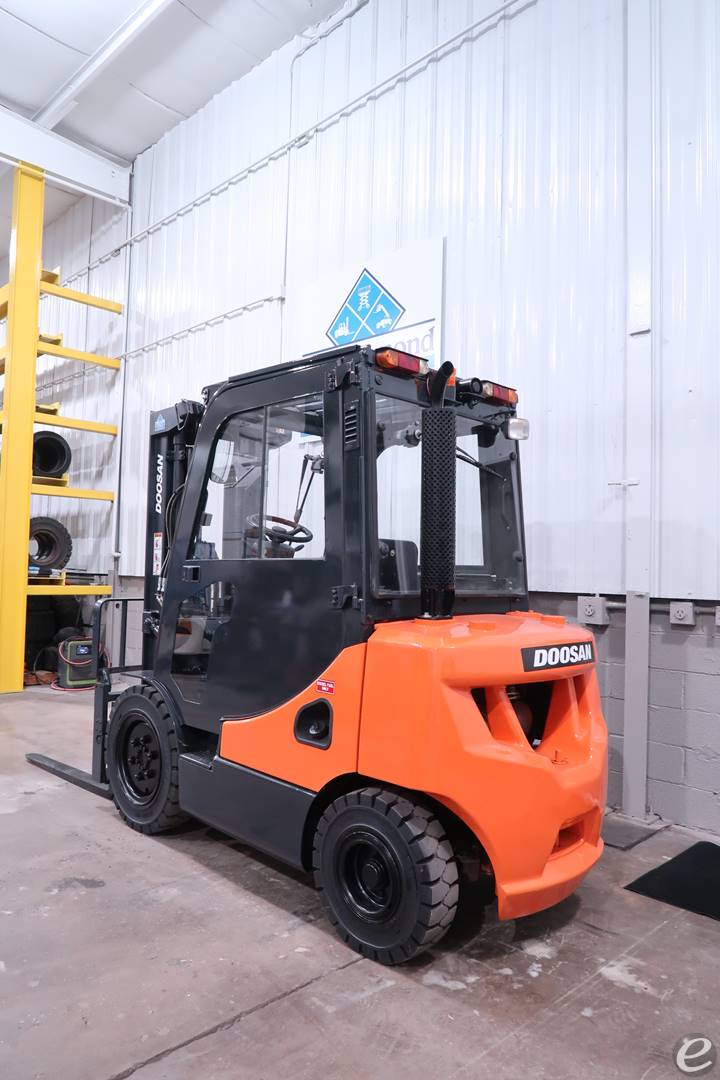 2015 Doosan D25S-7