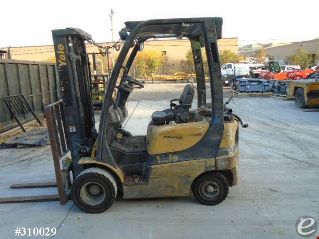 2010 Yale GLP030VXNUSE084