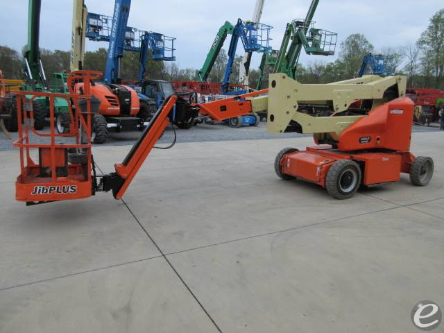 2017 JLG E400AJPN