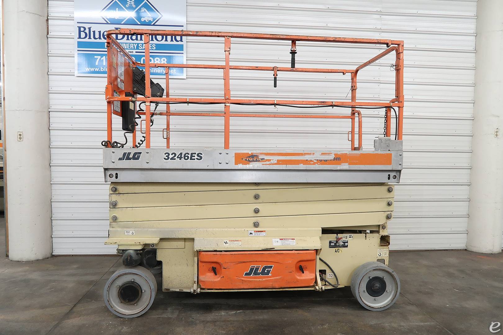 2008 JLG 3246ES