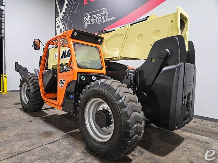 2015 JLG 1255